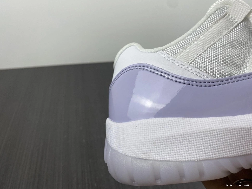 Low AH7860-101 “Pure Violet” Jordan Air 11 0517
